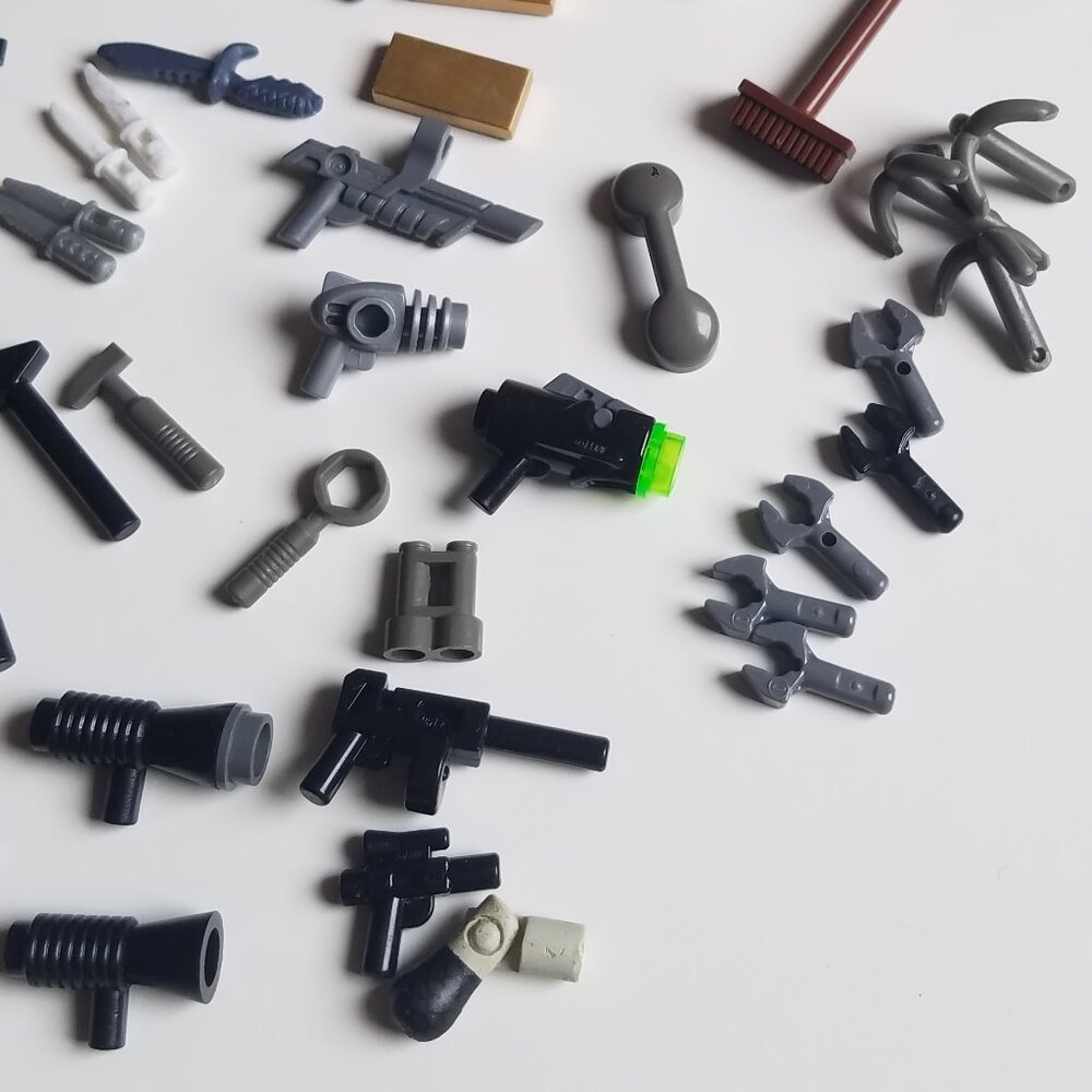 Lego Miscellaneous Weapon, Tools & More! - Picture 12 of 12